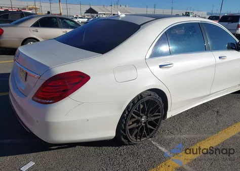 2015 Mercedes-Benz S 550 z USA, uszkodzony, nr VIN WDDUG8CB0FA075962